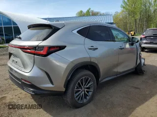 2025 Lexus NX 350 Premium z VIN 2T2GGCEZ0SC080200, wystawiony jako Copart lot #54234395 z przebiegiem 897 mil mil oraz Szkoda całkowita • Salvage title. Historia ofert i sprzedaży dostępna na DreamBid. Obrazek 3.