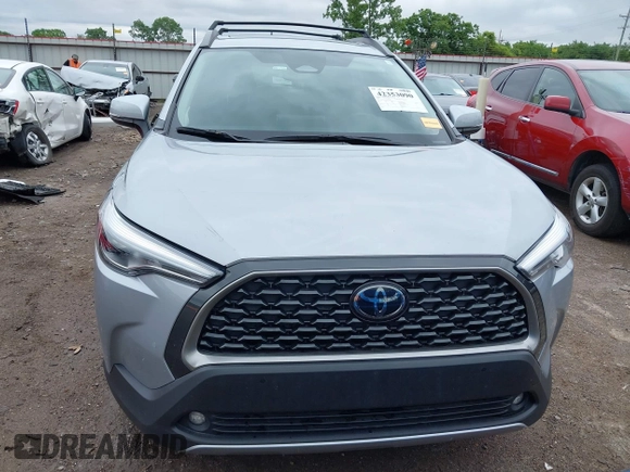 2024 Toyota Corolla Cross XLE with VIN 7MUDAAAGXRV090967, listed as a IAAI auction lot 42353090 with 24,970 mi miles and . Bid and sale history available at DreamBid. Image 12.