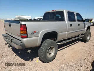 2005 GMC Sierra 2500HD SLE z VIN 1GTHK232X5F936296, wystawiony jako Copart lot #50244575 z przebiegiem 336 259 mil mil oraz Szkoda całkowita • Salvage title. Historia ofert i sprzedaży dostępna na DreamBid. Obrazek 3.