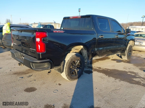 2019 Chevrolet Silverado 1500 Custom Trail Boss with VIN 3GCPYCEH7KG121386, listed as a IAAI auction lot 41357405 with 100,355 mi miles. Bid and sale history available at carsss.com. Image 4.