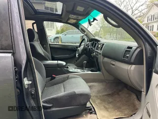 2005 Toyota 4Runner SR5 with VIN JTEBT14R158018560, listed as a Copart auction lot 55010465 with 346,247 mi miles and Clean Title. Bid and sale history available at DreamBid. Image 5.