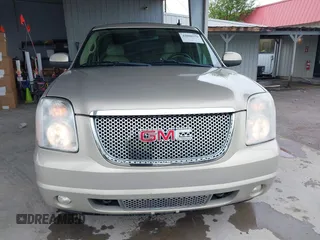 2008 GMC Yukon Denali z VIN 1GKFK63888J229013, wystawiony jako IAAI lot #42086570 z przebiegiem 202 439 mil mil oraz . Historia ofert i sprzedaży dostępna na DreamBid. Obrazek 12.
