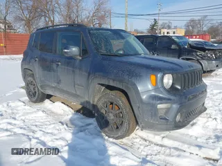 2020 Jeep Renegade Latitude z VIN ZACNJBBB3LPL87460, wystawiony jako IAAI lot #41547700 z przebiegiem 75 000 mil mil oraz . Historia ofert i sprzedaży dostępna na DreamBid. Obrazek 1.