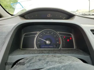 2006 Honda Civic LX z VIN 2HGFA165X6H518462, wystawiony jako Copart lot #59694195 z przebiegiem 101 556 mil mil oraz Czysty tytuł • Clean title. Historia ofert i sprzedaży dostępna na DreamBid. Obrazek 9.