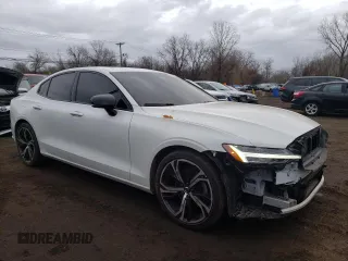 2024 Volvo S60 Core Dark Theme z VIN 7JRL12TK8RG295020, wystawiony jako Copart lot #47601695 z przebiegiem 45 837 mil mil oraz Szkoda całkowita • Salvage title. Historia ofert i sprzedaży dostępna na DreamBid. Obrazek 4.
