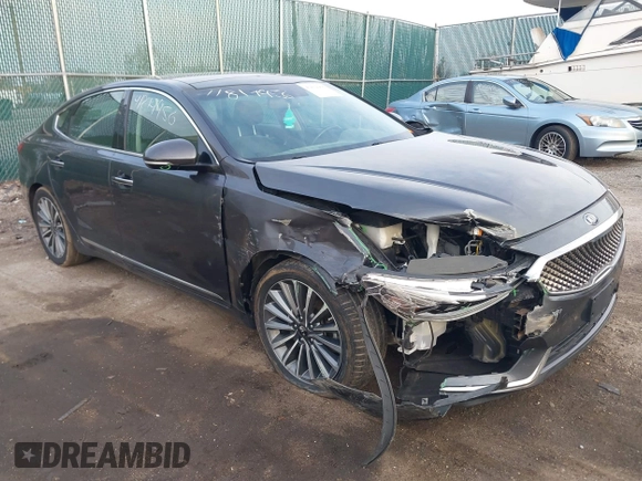 2017 Kia Cadenza Premium with VIN KNALC4J13H5063401, listed as a IAAI auction lot 41814956 with 90,288 mi miles. Bid and sale history available at carsss.com. Image 1.