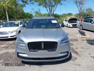 2022 Lincoln Aviator Reserve z VIN 5LM5J7WC8NGL12197, wystawiony jako IAAI lot #41791410 z przebiegiem 68 201 mil mil oraz . Historia ofert i sprzedaży dostępna na DreamBid. Obrazek 13.