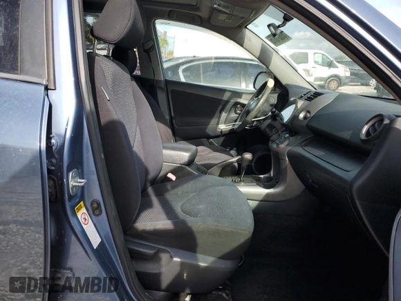 2007 Toyota RAV4 Sport with VIN JTMBD32V975078684, listed as a Copart auction lot 60661875 with 186,379 mi miles and Salvage title. Bid and sale history available at DreamBid. Image 7.