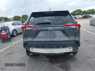 2021 Toyota RAV4 XLE with VIN 2T3W1RFV1MC163810, listed as a IAAI auction lot 41717215 with 46,511 mi miles. Bid and sale history available at carsss.com. Image 15.