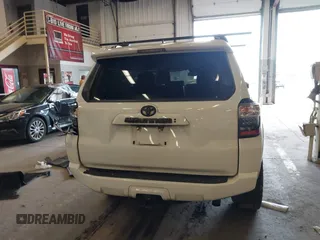 2021 Toyota 4Runner SR5 z VIN JTEMU5JR0M5902037, wystawiony jako IAAI lot #41998628 z przebiegiem 102 931 mil mil oraz . Historia ofert i sprzedaży dostępna na DreamBid. Obrazek 17.