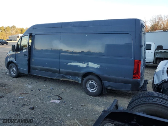 2019 Mercedes-Benz Sprinter Cargo Van with VIN WD4PF1CD4KP118375, listed as a Copart auction lot 83753064 with 108,193 mi miles and Clean Title. Bid and sale history available at carsss.com. Image 2.