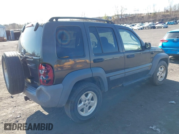2005 Jeep Liberty Sport with VIN 1J4GL48K85W700799, listed as a IAAI auction lot 42054433 with 166,989 mi miles. Bid and sale history available at carsss.com. Image 4.