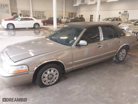2005 Mercury Grand Marquis GS with VIN 2MEFM74W25X621219, listed as a IAAI auction lot 41552698 with 170,793 mi miles. Bid and sale history available at carsss.com. Image 2.
