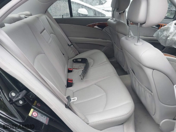 2006 Mercedes-Benz E-Class 3.5L with VIN WDBUF87J36X198455, listed as a IAAI auction lot 41810443 with 20,729 mi miles. Bid and sale history available at carsss.com. Image 8.