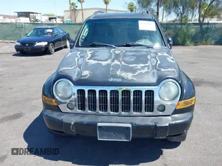 2006 Jeep Liberty Limited z VIN 1J4GL58KX6W182833, wystawiony jako IAAI lot #42428602 z przebiegiem 198 084 mil mil oraz . Historia ofert i sprzedaży dostępna na DreamBid. Obrazek 6.