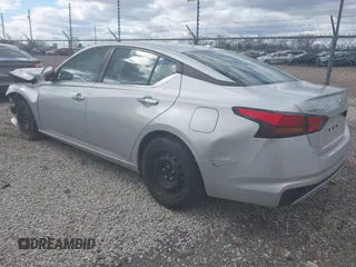 2020 Nissan Altima 2.5 S with VIN 1N4BL4BV2LC248551, listed as a IAAI auction lot 42033605 with 69,698 mi miles. Bid and sale history available at carsss.com. Image 3.