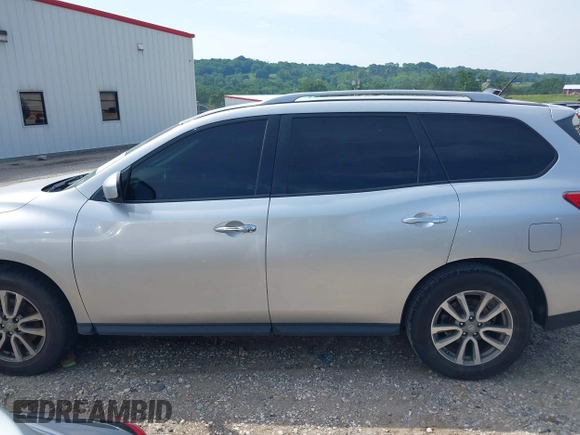 2015 Nissan Pathfinder SV with VIN 5N1AR2MN6FC607826, listed as a IAAI auction lot 42357176 with 176,280 mi miles and . Bid and sale history available at DreamBid. Image 14.