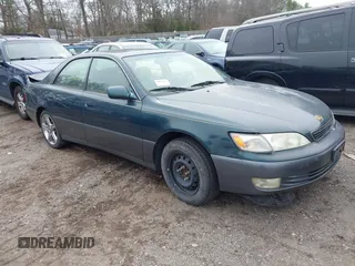 1998 Lexus ES 300 Luxury Sport Sdn with VIN JT8BF28G2W5019728, listed as a IAAI auction lot 41851823 with 999,999 mi miles. Bid and sale history available at carsss.com. Image 1.