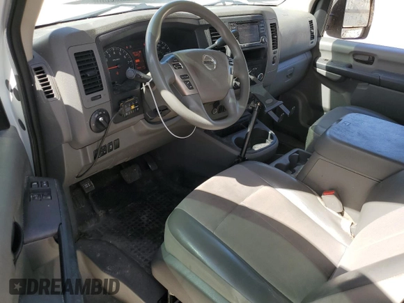 2018 Nissan NV Cargo S z VIN 1N6BF0LY5JN814574, wystawiony jako Copart lot #45818205 z przebiegiem 155 077 mil mil oraz Nie do naprawy. Historia ofert i sprzedaży dostępna na DreamBid. Obrazek 8.