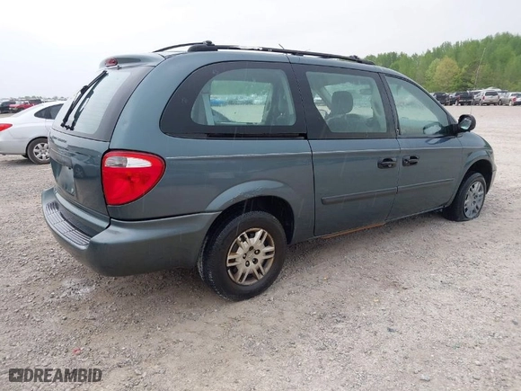 2006 Dodge Grand Caravan SE with VIN 1D4GP24R86B565692, listed as a IAAI auction lot 42038975 with 215,713 mi miles. Bid and sale history available at carsss.com. Image 4.