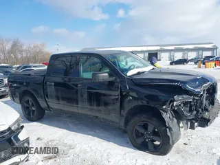 2015 Ram 1500 Express z VIN 1C6RR7KT5FS588494, wystawiony jako IAAI lot #41321894 z przebiegiem 300 261 mil mil oraz . Historia ofert i sprzedaży dostępna na DreamBid. Obrazek 14.