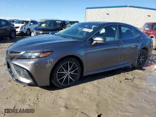 2024 Toyota Camry SE with VIN 4T1G11AK3RU844066, listed as a Copart auction lot 46710985 with 31,178 mi miles and Salvage Title. Bid and sale history available at carsss.com. Image 1.