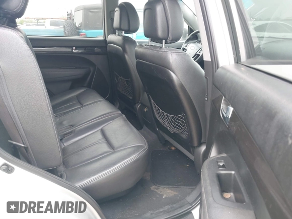 2011 Kia Sorento EX with VIN 5XYKU4A17BG185527, listed as a IAAI auction lot 41881550 with 82,948 mi miles. Bid and sale history available at carsss.com. Image 8.