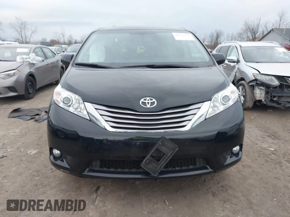 2017 Toyota Sienna XLE Auto Access Seat with VIN 5TDYZ3DC6HS826682, listed as a IAAI auction lot 41932138 with 33,827 mi miles. Bid and sale history available at carsss.com. Image 12.