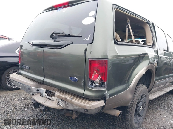 2002 Ford Excursion Limited с VIN 1FMNU43S02ED21911, выставлен на аукционе IAAI как лот 41318676 с пробегом 423 528 миль миль и . История ставок и продаж доступна на DreamBid. Изображение 6.
