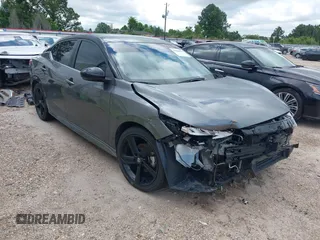 2022 Nissan Sentra SR z VIN 3N1AB8DV5NY229843, wystawiony jako IAAI lot #42210959 z przebiegiem 46 011 mil mil oraz . Historia ofert i sprzedaży dostępna na DreamBid. Obrazek 1.