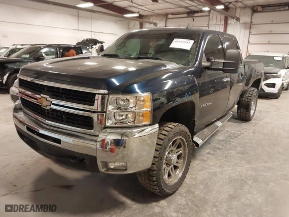 2008 Chevrolet Silverado 2500HD Work Truck with VIN 1GCHK23688F203316, listed as a IAAI auction lot 41539535 with NaN miles. Bid and sale history available at carsss.com. Image 2.