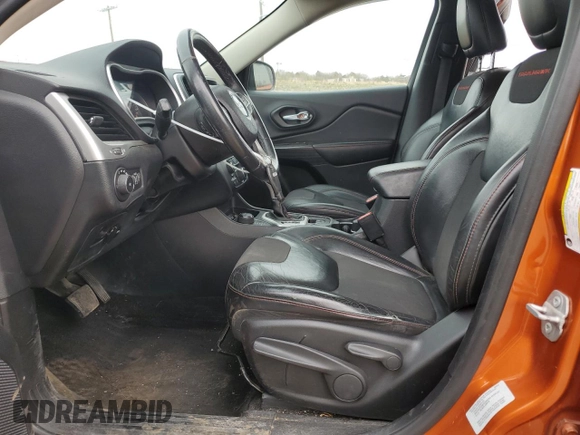 2016 Jeep Cherokee Trailhawk with VIN 1C4PJMBS2GW132928, listed as a Copart auction lot 50914955 with 156,993 mi miles and Salvage Title. Bid and sale history available at DreamBid. Image 7.