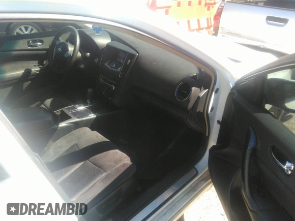 2014 Nissan Maxima SV z VIN 1N4AA5APXEC482563, wystawiony jako IAAI lot #34583717 z przebiegiem 140 760 mil mil oraz . Historia ofert i sprzedaży dostępna na DreamBid. Obrazek 5.
