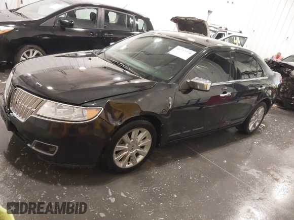 2012 Lincoln MKZ with VIN 3LNHL2GC1CR826247, listed as a IAAI auction lot 41727774 with 136,588 mi miles. Bid and sale history available at carsss.com. Image 17.
