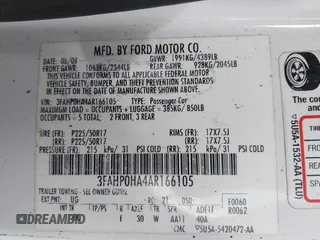 2010 Ford Fusion SE z VIN 3FAHP0HA4AR166105, wystawiony jako IAAI lot #42267814 z przebiegiem 322 392 mil mil oraz . Historia ofert i sprzedaży dostępna na DreamBid. Obrazek 9.