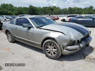 2008 Ford Mustang Deluxe with VIN 1ZVHT80N985139981, listed as a Copart auction lot 62411995 with 235,999 mi miles and Salvage title. Bid and sale history available at DreamBid. Image 4.