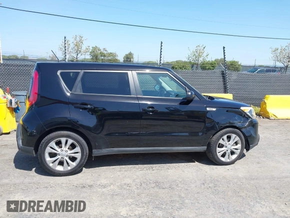 2015 Kia Soul + with VIN KNDJP3A51F7175417, listed as a IAAI auction lot 41996688 with 179,192 mi miles. Bid and sale history available at carsss.com. Image 13.