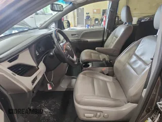 2017 Toyota Sienna XLE Auto Access Seat with VIN 5TDYZ3DC3HS851961, listed as a Copart auction lot 62155305 with 121,143 mi miles and Salvage title. Bid and sale history available at DreamBid. Image 7.