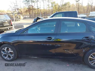 2021 Kia Forte LXS with VIN 3KPF24AD4ME283402, listed as a IAAI auction lot 41176665 with 84,620 mi miles. Bid and sale history available at carsss.com. Image 15.