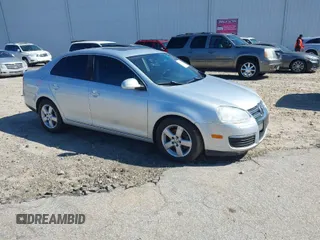 2008 Volkswagen Jetta Sedan SE with VIN 3VWRM71K58M046420, listed as a IAAI auction lot 41819868 with 231,222 mi miles. Bid and sale history available at carsss.com. Image 1.