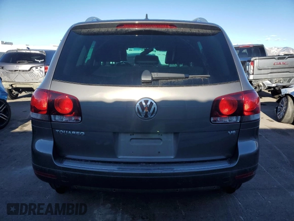 2010 Volkswagen Touareg VR6 with VIN WVGBF7A98AD001335, listed as a Copart auction lot 81735614 with 160,478 mi miles and Salvage Title. Bid and sale history available at DreamBid. Image 6.