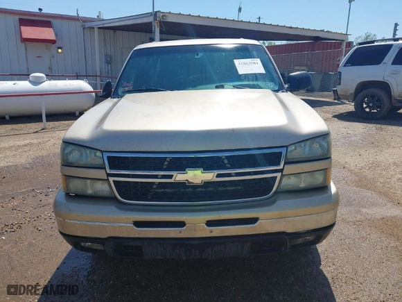 2006 Chevrolet Silverado 1500 LT1 with VIN 2GCEC13T361168110, listed as a IAAI auction lot 41863581 with 193,594 mi miles. Bid and sale history available at carsss.com. Image 6.