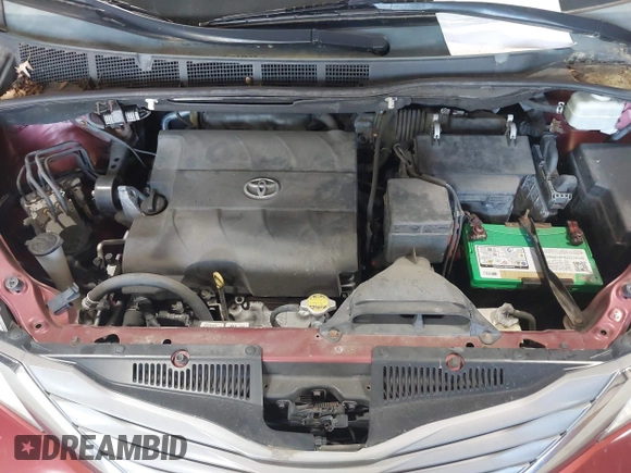 2013 Toyota Sienna XLE z VIN 5TDDK3DCXDS053048, wystawiony jako IAAI lot #42163668 z przebiegiem 104 765 mil mil oraz . Historia ofert i sprzedaży dostępna na DreamBid. Obrazek 10.