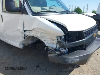 2023 Chevrolet Express Cargo с VIN 1GCWGAFP2P1109998, выставлен на аукционе IAAI как лот 42328435 с пробегом 5 258 миль миль и . История ставок и продаж доступна на DreamBid. Изображение 6.