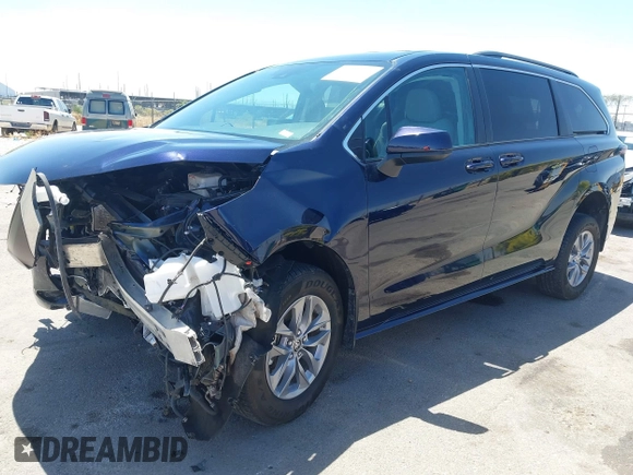 2022 Toyota Sienna LE z VIN 5TDKRKEC0NS101136, wystawiony jako IAAI lot #42141395 z przebiegiem 38 278 mil mil oraz . Historia ofert i sprzedaży dostępna na DreamBid. Obrazek 17.