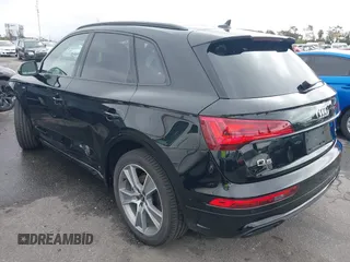 2025 Audi Q5 S line Premium z VIN WA1GAAFY7S2026126, wystawiony jako IAAI lot #41535407 z przebiegiem 1303 mil mil oraz . Historia ofert i sprzedaży dostępna na DreamBid. Obrazek 3.