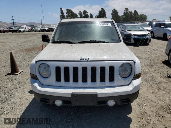 2014 Jeep Patriot High Altitude z VIN 1C4NJPFA3ED679743, wystawiony jako Copart lot #58660725 z przebiegiem 99 253 mil mil oraz Czysty tytuł • Clean title. Historia ofert i sprzedaży dostępna na DreamBid. Obrazek 5.
