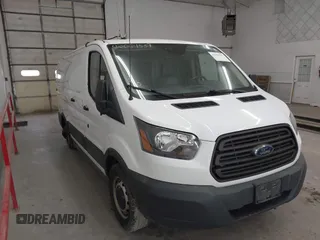 2017 Ford Transit z VIN 1FTYE1ZM3HKB35196, wystawiony jako IAAI lot #42061557 z przebiegiem 88 581 mil mil oraz . Historia ofert i sprzedaży dostępna na DreamBid. Obrazek 1.