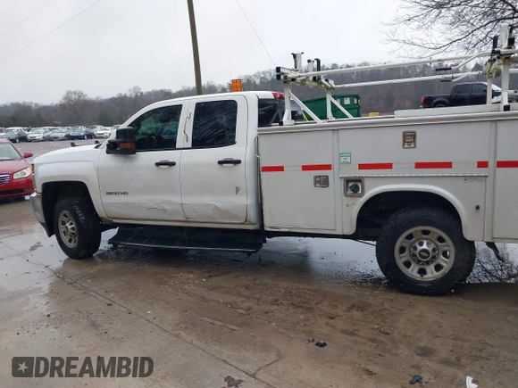 2015 Chevrolet Silverado 3500HD with VIN 1GB2KYEGXFZ529648, listed as a IAAI auction lot 41455344 with 317,558 mi miles and . Bid and sale history available at DreamBid. Image 14.