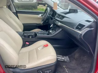 2013 Lexus CT 200h z VIN JTHKD5BH3D2165045, wystawiony jako Copart lot #59756555 z przebiegiem 106 547 mil mil oraz Tytuł czysty. Historia ofert i sprzedaży dostępna na DreamBid. Obrazek 5.